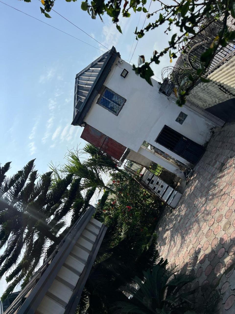 Appartement Apex Guest Facility à Buea Extérieur photo